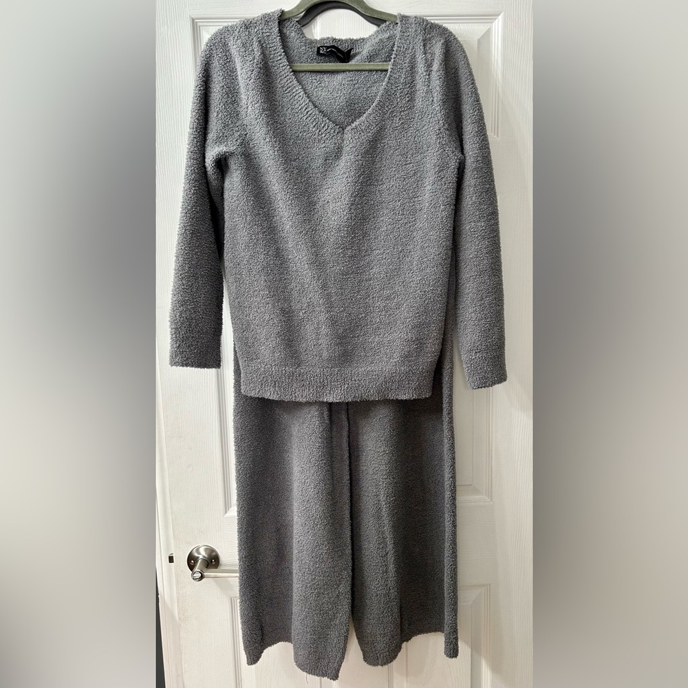 NY&CO gray teddy bear fabric pantsuit. Excellent condition size medium